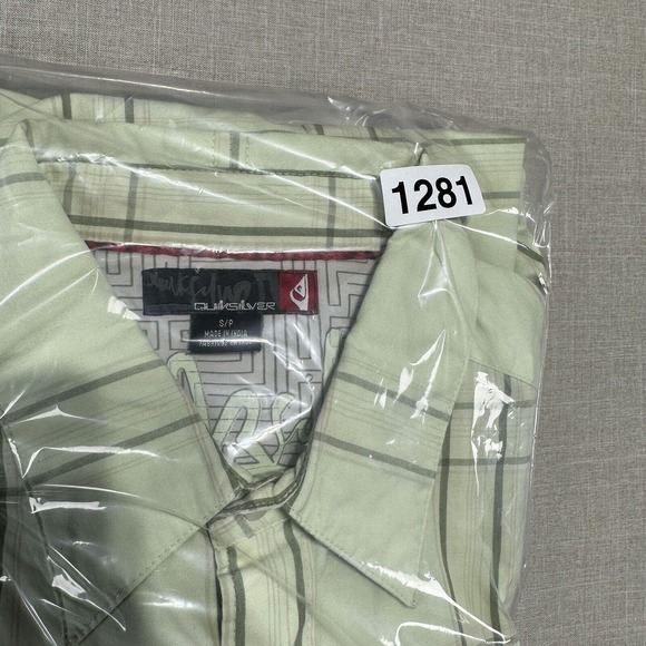 Quiksilver Men’s Shirt Small Button Up Green Short Sleeve Plaid Party - Picture 13 of 13